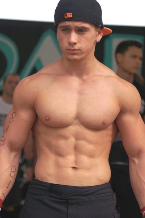 Sex broodingmuscle:  keepemgrowin:  Muscleboy pictures