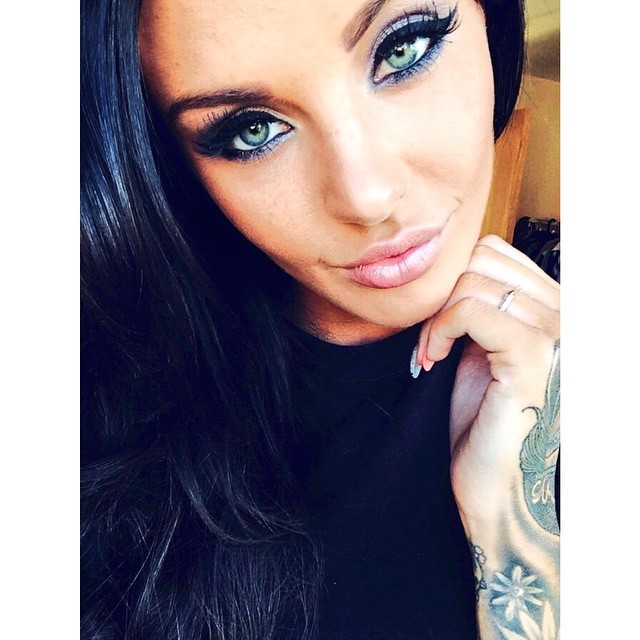 phenomenal-female-form:  How about a laurenhoulds photo set   👅Phenomenal👅