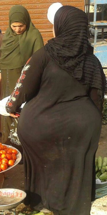 nattyuhuru:  Muslim booty.  Lawdy