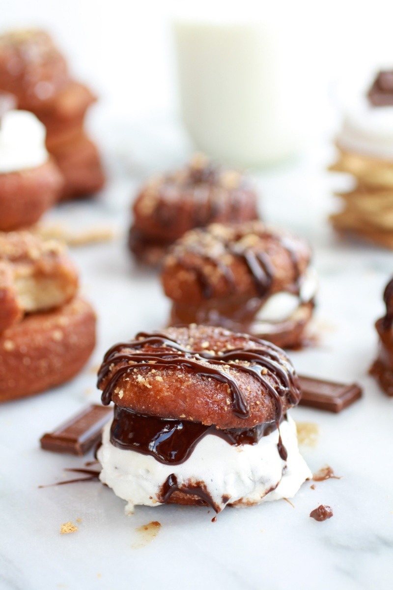 confectionerybliss:  S’more Doughnut Sandwich With Easy Homemade Beer MarshmallowsSource: