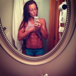 sexygymchicks:  @melissa_leman: 💪 MORNING!!