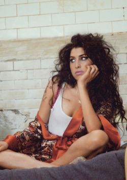 suicideblonde:  Amy Winehouse   Bby