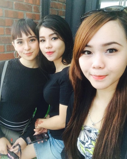 beautifulmalaygirls:It’s Friday!Did you get your monthly girls collections yet? If not visit the lin