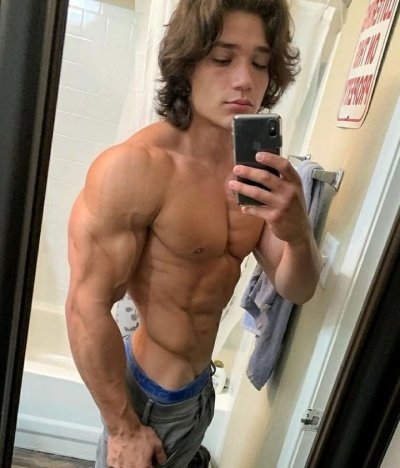 hungtwunk4muscle:gay-sexy-tom:Wonderful sexy cute top💪muscular so🏳️‍🌈gay