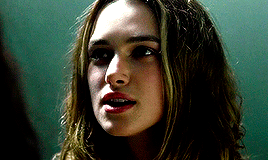 miones:Keira Knightley as Elizabeth Swann in Pirates of the Caribbean: The Curse of the Black Pearl 