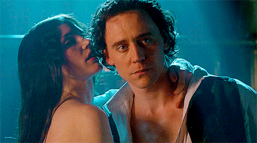 talesfromthecrypts:Jessica Chastain and Tom Hiddleston as Lucille and Thomas Sharpe in Crimson Peak