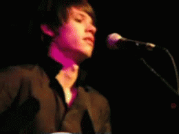 theradiokeepsplaying:rad-as-rabbits:a moment of silence for 2005/2006 ryan ross please.FUCK