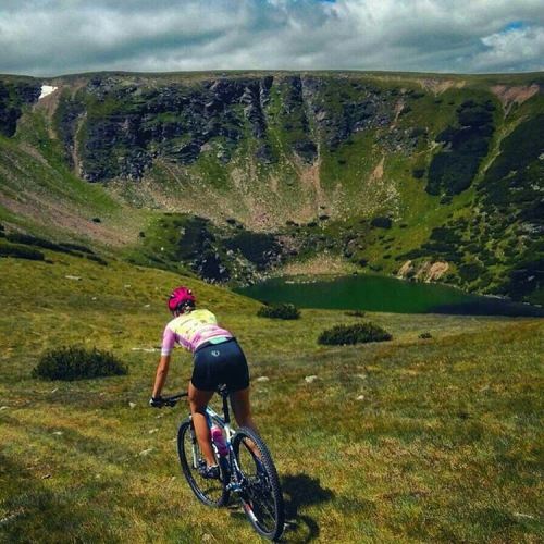 blog-pedalnorth-com: @Regrann from @larisa.chinces - #cycling #mountains #mtb #mtbchicks #Regrann