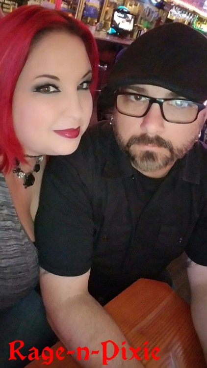 rage-n-pixie:  Date Night, dueling pianos beer n’ tacos… 