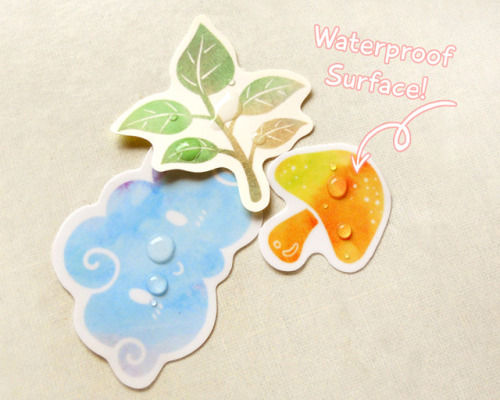 beaglecakes:Spent a few hours testing the wateproof-ness of these stickers :) 