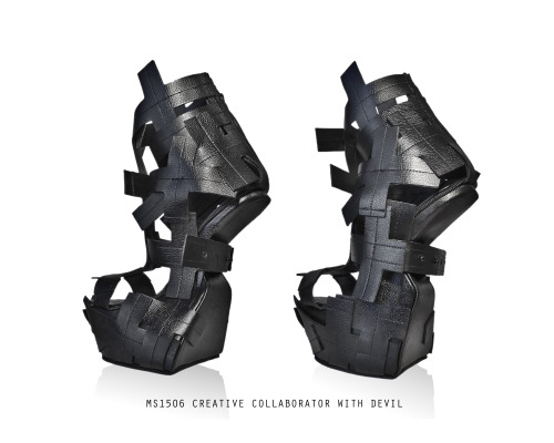 andreymossleather:  MS1506MS1506 PVC black heelless sandals handcrafted by Andrey Moss.Heel measures approximately 170mm with a 60mm platform.http://creativecollaboratorwithdevil.tumblr.com/  I seriously thought these were crutches or leg braces