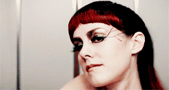 mynightmaresareaboutlosingyou:  catching fire meme • [2/8] scenes Johanna unzips