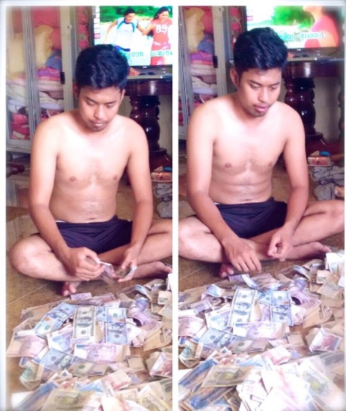 makara69:  Cambodian hot chocolate guy with his dick. I like this kind of hairy guy. 