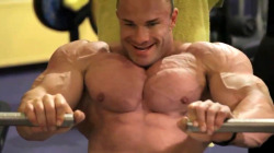 roidsville-zoo:  Ronny Rockel totally swole.