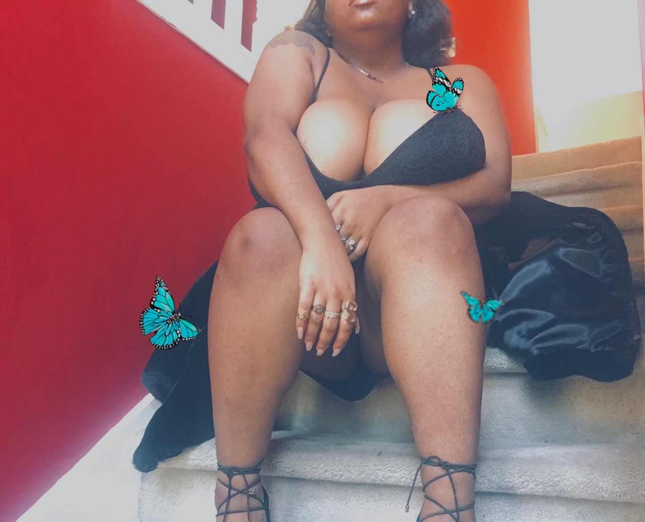 melaninisntcheap:a recap, pt. 2 🥴❤️ Oh my her lips