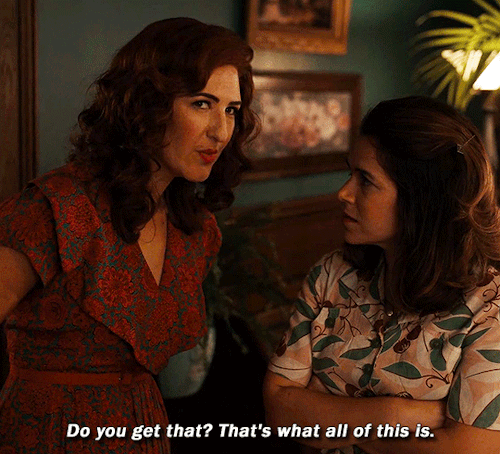alotogifs:  A LEAGUE OF THEIR OWN 1.02