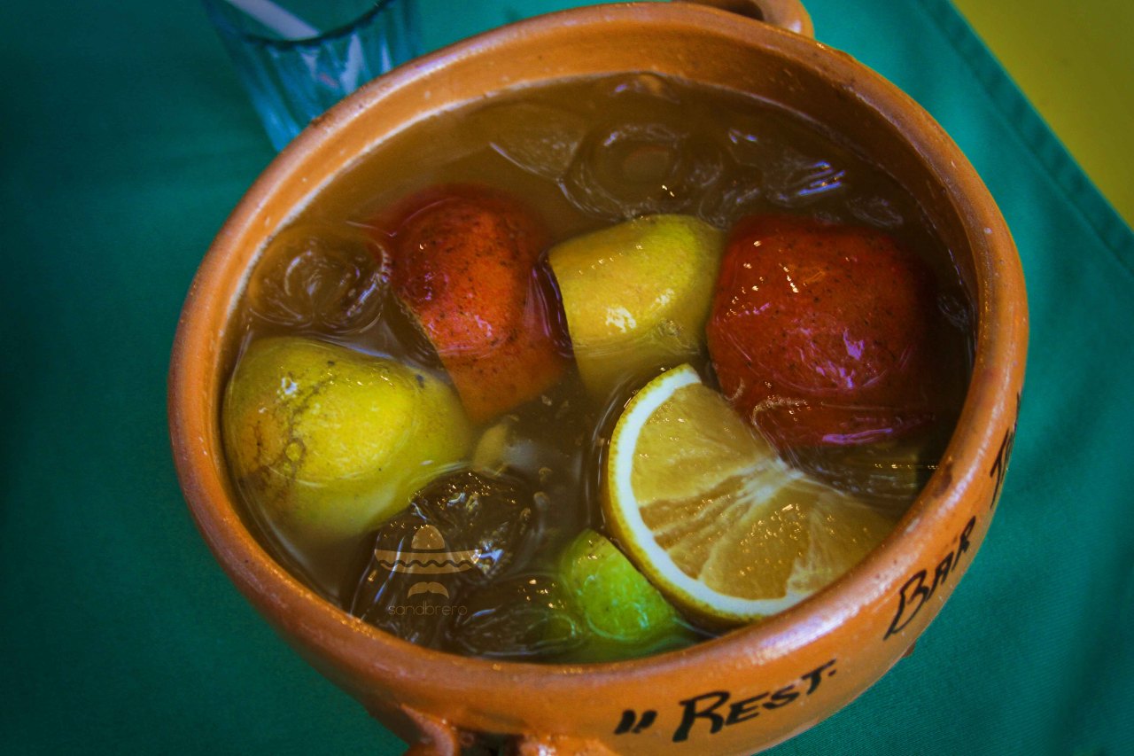 Las cazuelas voladoras llevan tequila y se encuentran fácilmente en Tlaquepaque.