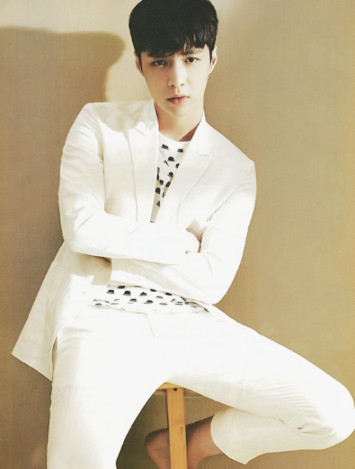 laygion: © 150625 YIXING FOR EASY MAGAZINE