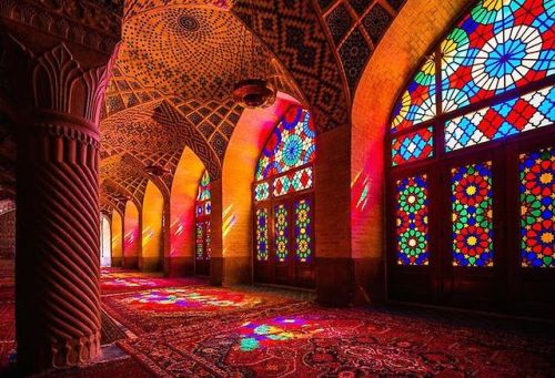 mymodernmet:The stunning Nasir al-mulk Mosque hides a gorgeous secret between the walls of its fairl