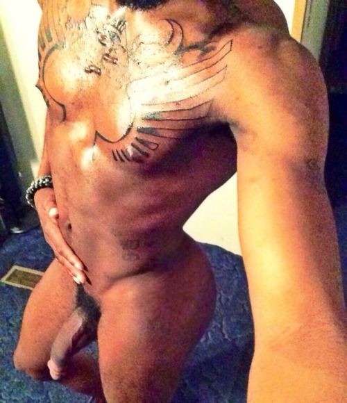 theblackclarkkent:  🙌😁MidNightSubmission😍🙌  MrNorthCarolina Is Completely Over His Shyness. He Wants Too Show Y'all His New Tatt Among Other Things 😋😛😍🙌🙌😁😁😁👏👏😛🙈🍆🍆💦💦  Go&Fo👣ow Him Too 