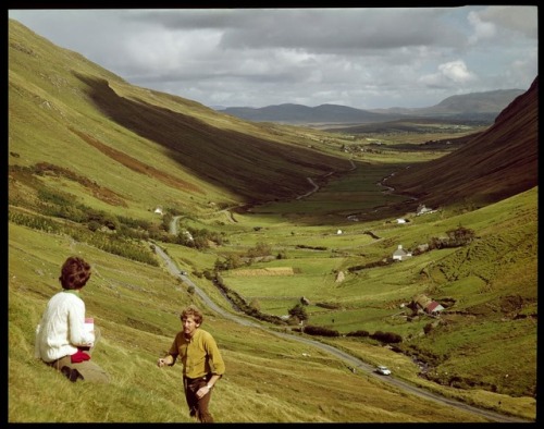 rumbelows: Rural Ireland in the 1950s/60s by John Hinde source