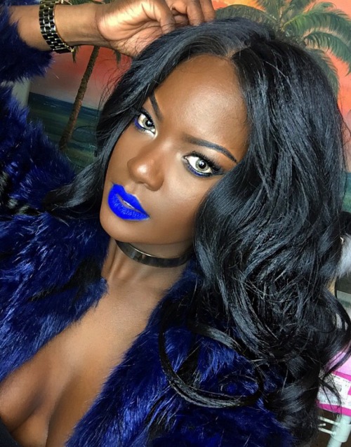 thefakerihanna:  hey babies in back and dropping a new video of this look today 🤗🍫💙 