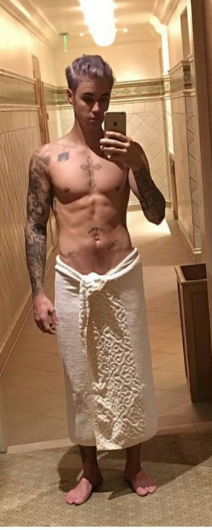 male-celebs-naked:  fuckstar:  wicked95:  boytrappedinthcloset:  Justin Bieber’s bulge, booty and his giant dick  