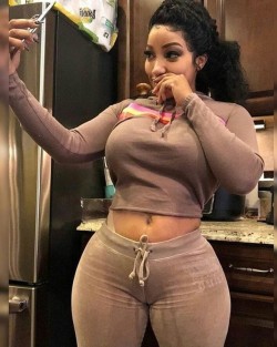 jazziedadd:  DeliciouslySexy. Curvy. BootiDelicious Mami    Ms IreneTheDream ❤️ ❤️ ❤️