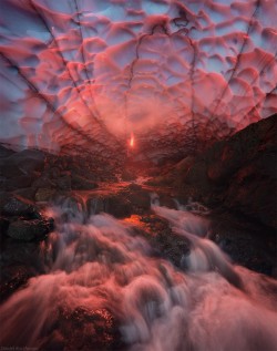 Feathery-Dreamer:  Sixpenceee:  Inside An Ice Cave Underneath Volcano. This Is Located
