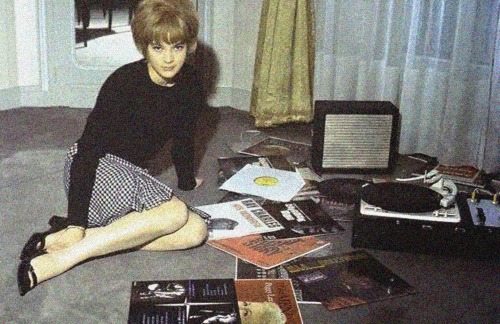 vinylespassion:  Sylvie Vartan 