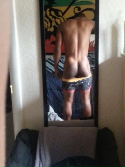 dycklova69:  feetndick:  We See YouHttp://feetndick.tumblr.comHttp://inmyz0n3.tumblr.com  That booty hole!