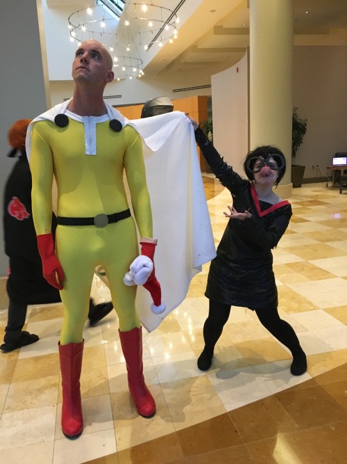 loubuggins: emmajiqrubini: I cosplayed Edna Mode from The Incredibles at Holiday Matsuri and needless to say I spent the day hunting down characters with capes and getting irrationally angry at them  This makes me irrationally happy 
