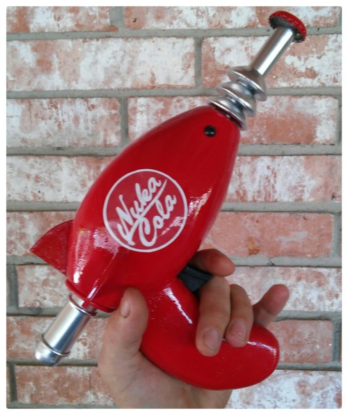 I took some better pictures of my Nuka Cola Thirst Zapper (or Nuka Zapper) today. I added two black 