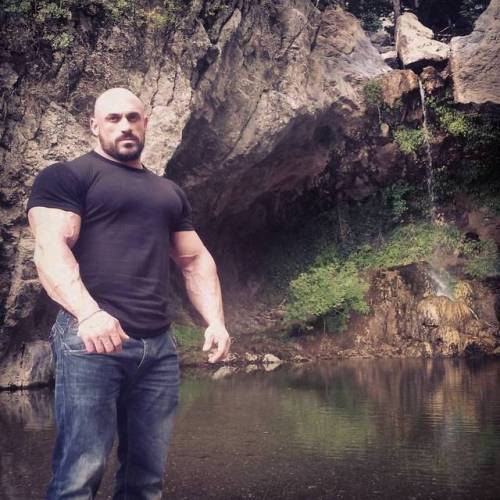myfavoritemusclemen: Lefteris Sidiropoulos @lefterissidiropoulos on IG
