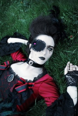 victorian-goth:  Victorian goth http://victorian-goth.tumblr.com/