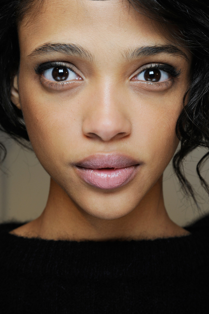 voguehawaiinei:  ayajones:  Aya Jones backstage at Max Mara F/W 15  BITCH YES 