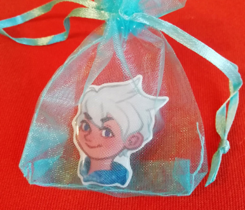 susanneoh: Chibi Jack Frost as a Pin!I opened an Etsy store and put little Jackie up there.Check it 