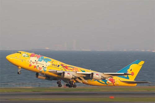 retrogamingblog:  All Nippon Airways had a line of Pokemon-themed airplanes, the last of which was retired in 2016. To commemorate these planes, Takara Tomy released a replica of the original Pokemon plane that first took flight in 1998 