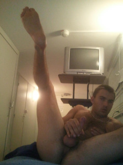 dirtyredneckmen:  Please Follow us!  Straight White Thugs- http://straightwhitethugs.tumblr.com/Dirty Redneck Men- http://dirtyredneckmen.tumblr.com/      Hot Webcam Men - Check them out  Check   out our Free Video   Sites- Check us out!  Hairy Men -
