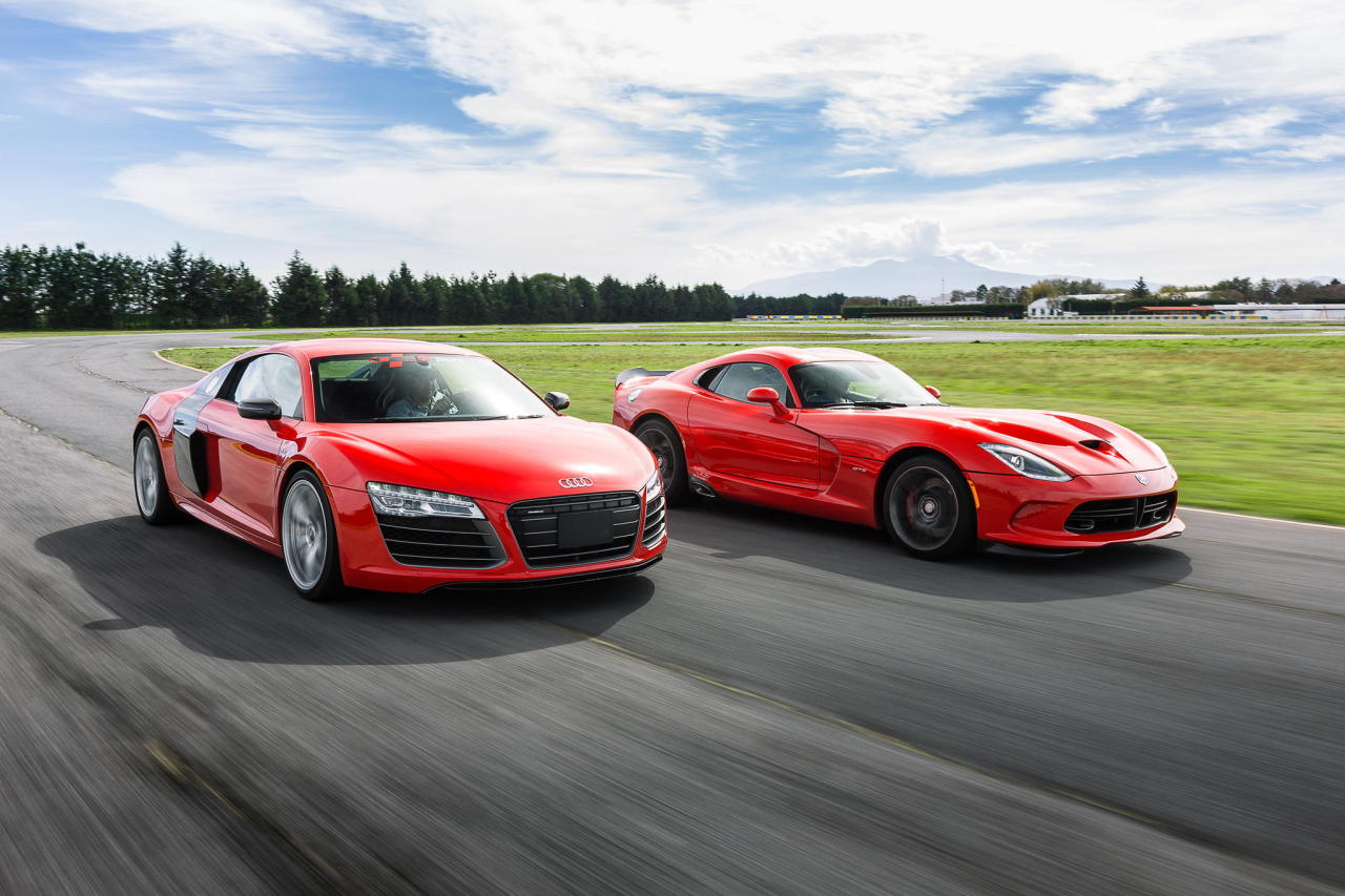 automotivated:  (via 500px / Audi R8 V10 Plus vs SRT Viper GTS by Héctor Mañón)
