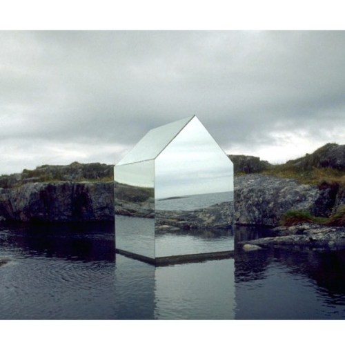 artense:  Ekkehard Altenburger, “Mirror House” Isle of Tyree, Scotland 