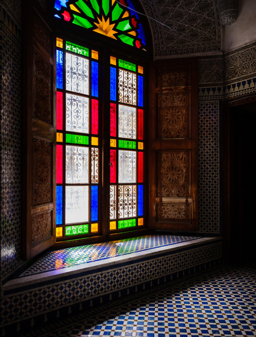 morobook: Morocco.Marrakech. Window reflections on the Bahia Palace 