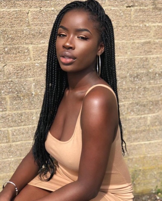BEHOLD THE UNPARALLELED BEAUTY OF DARK SKIN BLACK WOMEN. YOU'RE WELCOME.