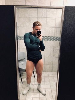 gnawdy:  it me ft. leg day gains