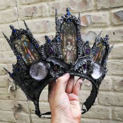 wordsnquotes: Macabre Themed Crowns &