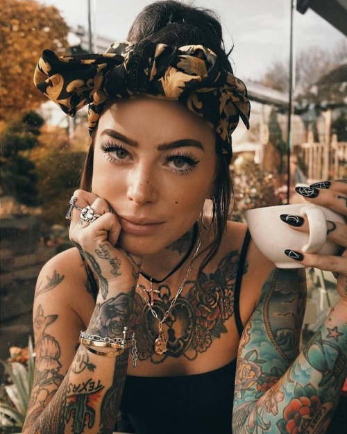 coffeeandtattoo:  her eyes..