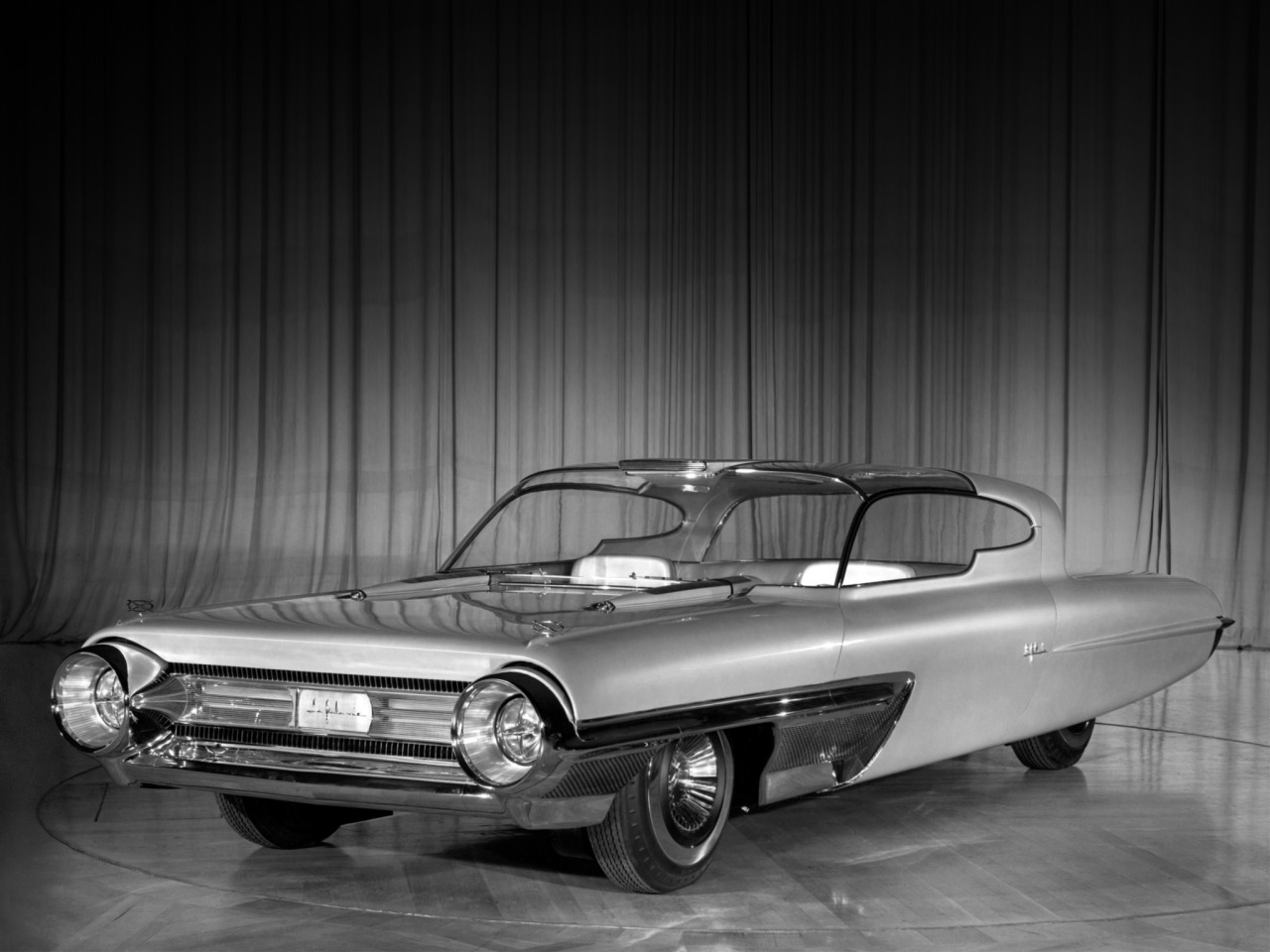 grayflannelsuit:  midcenturymodernfreak:  1958 Ford La Galaxie Concept - Via: 1