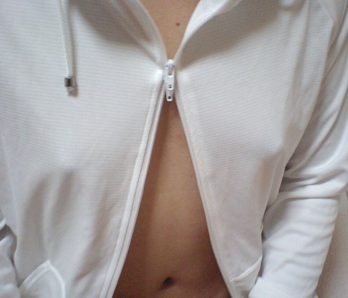 素人ノーブラ浮き乳首 waterfoxy.tumblr.com/archive waterfoxy.tumblr.com/ #braless #nipples #amate