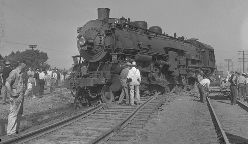 pacificcoastrailroads:  The Derailment of SP MT-4 Class 4355, and P-6 Class 2451