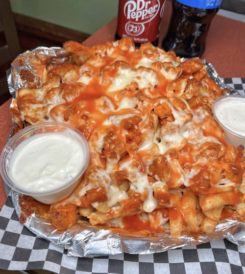 everybody-loves-to-eat:  buffalo chicken fries